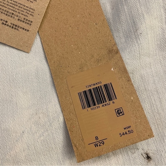 Levi’s High Rise Distressed Shorts NWT - Picture 2 of 10